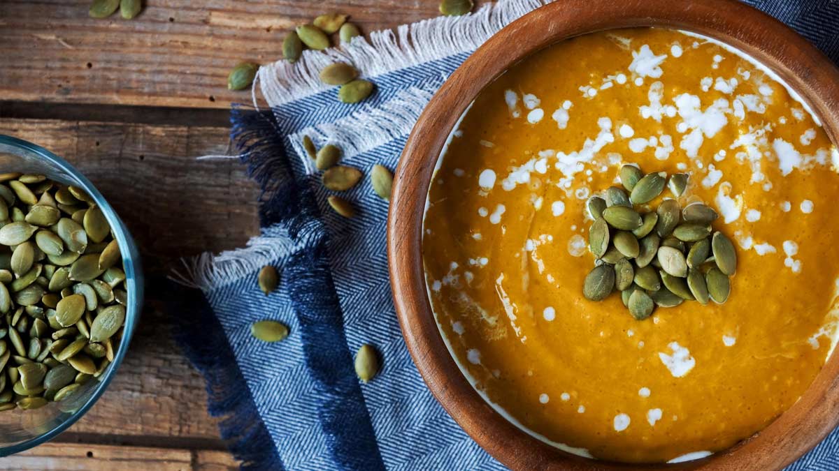 वजन कम करने के लिए बहुत फायदेमंद है कद्दू के बीज, जानें कैसे करें सेवन